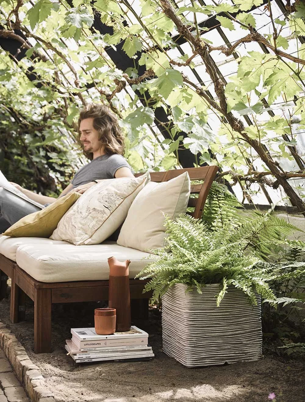 Capi Plantenbak Vierkant Nature Rib NL - L30 X B30 X H30cm - Ivoor 4 Capi Plantenbak Vierkant Nature Rib NL - L30 X B30 X H30cm - Ivoor - Afbeelding 2