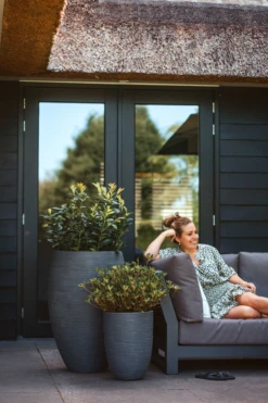 Capi Bloempot Nature Elegant Rib NL - D34 X H46cm - Donkergrijs -Huisdecoratie vaas elegant laag rib nl donkergrijs bloempot 3 4