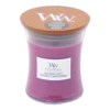 Woodwick Wild Berry & Beets Medium Candle - Geurkaars 1 Woodwick Wild Berry & Beets Medium Candle - Geurkaars -Huisdecoratie woodwick wild berry beets medium candle geurkaars 1